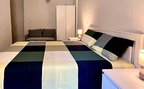 Lilia Charming Flat